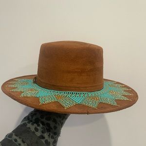 Brown hat with beaded band (detachable)
